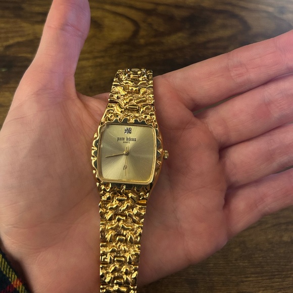 gold watch - Picture 5 of 6